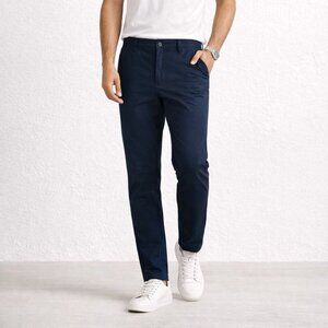 Vuori Navy Performance Pants Size 32 Lightweight Stretch Travel Activewear